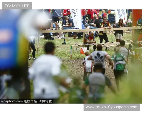 “徒步定向越野：东部新区赛场挑战极限耐力”