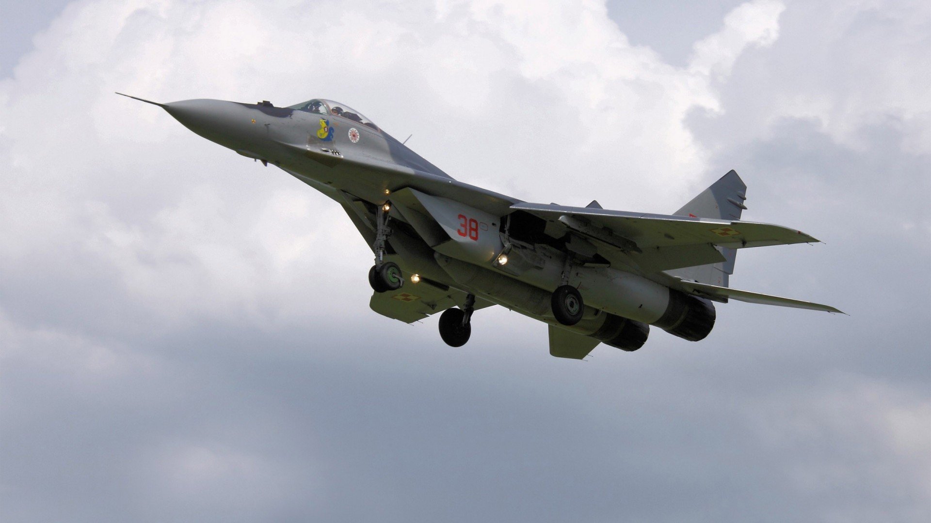 五大联赛是否广泛使用战术地图复盘跑位密度，五大联赛场地大小